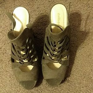 Shoe